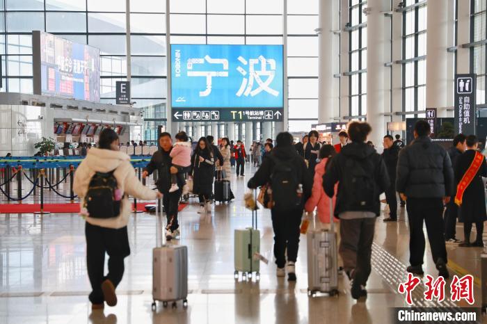 星歐平台:2025年春運甯波機場運送旅客189萬人次 同比增長11.3%